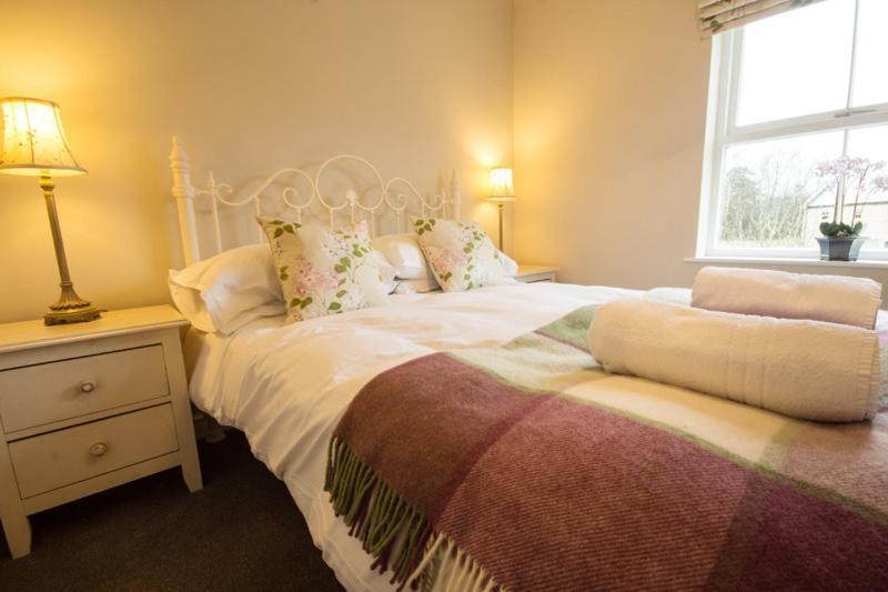 מטלוק Haddon Cottage - Darwin Lake Holiday Village מראה חיצוני תמונה